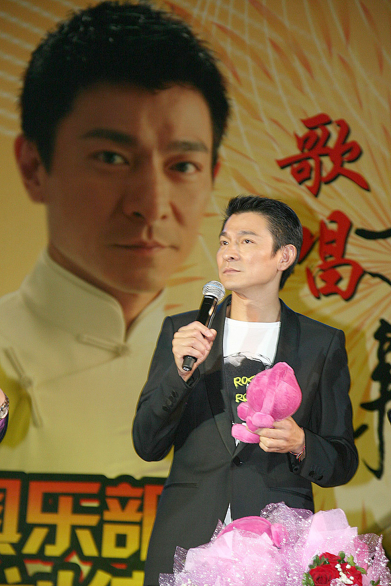 刘德华作品年表：影、视、歌三栖天王经典作品回顾