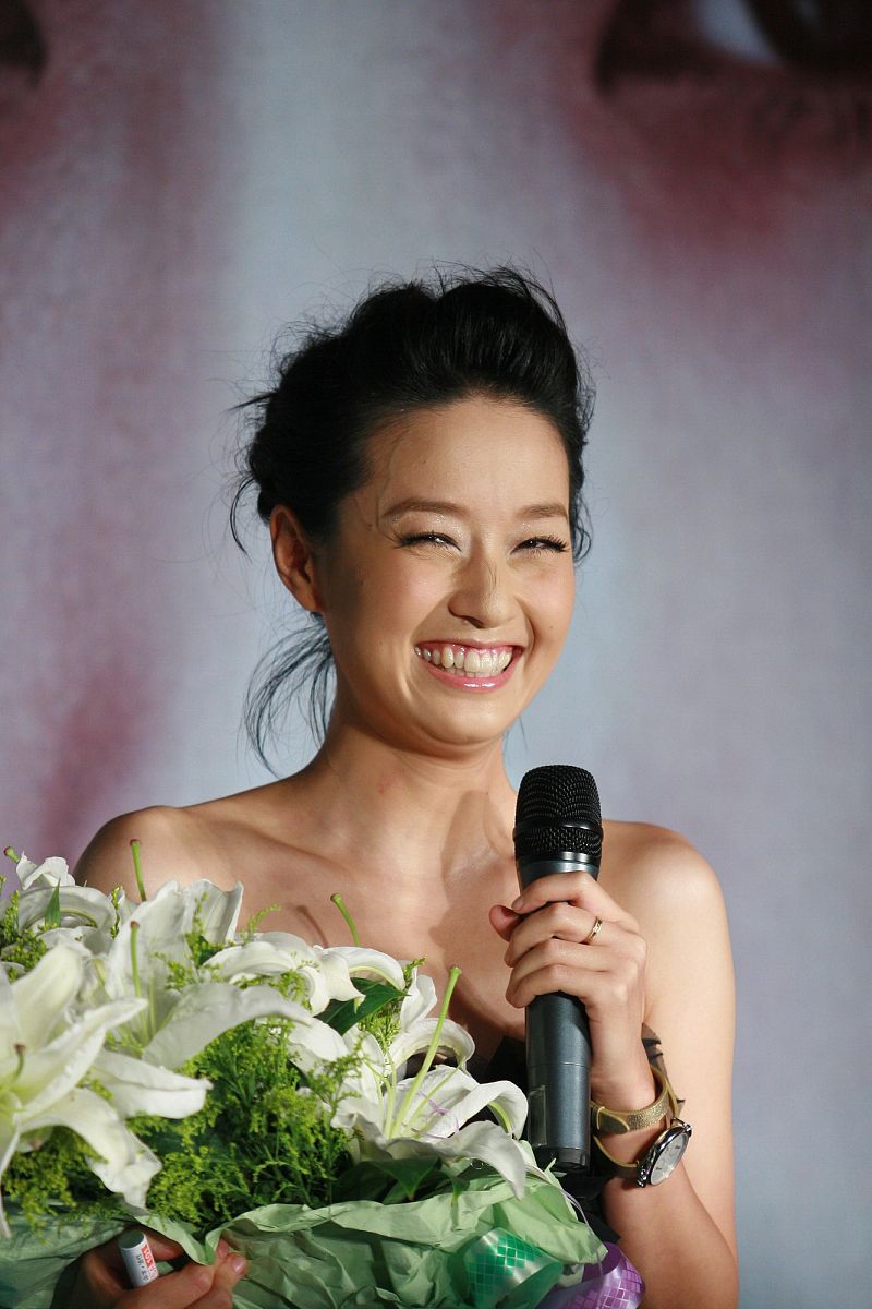 2007年6月29日,北京,马伊俐签约橙天娱乐公司.+++_+++马伊俐