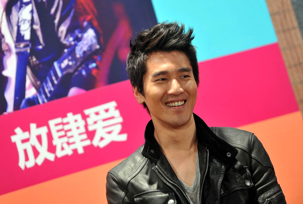2012年05月14日,北京,电影《第一次》男生情歌告白会举行.***_***赵又