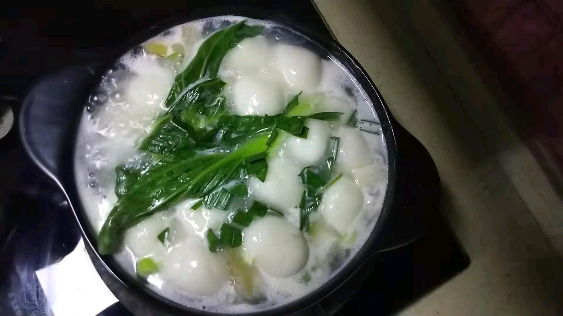 不想烧饭 想起了儿时妈妈的味道 一道鸡汤糯米圆子营养又暖身