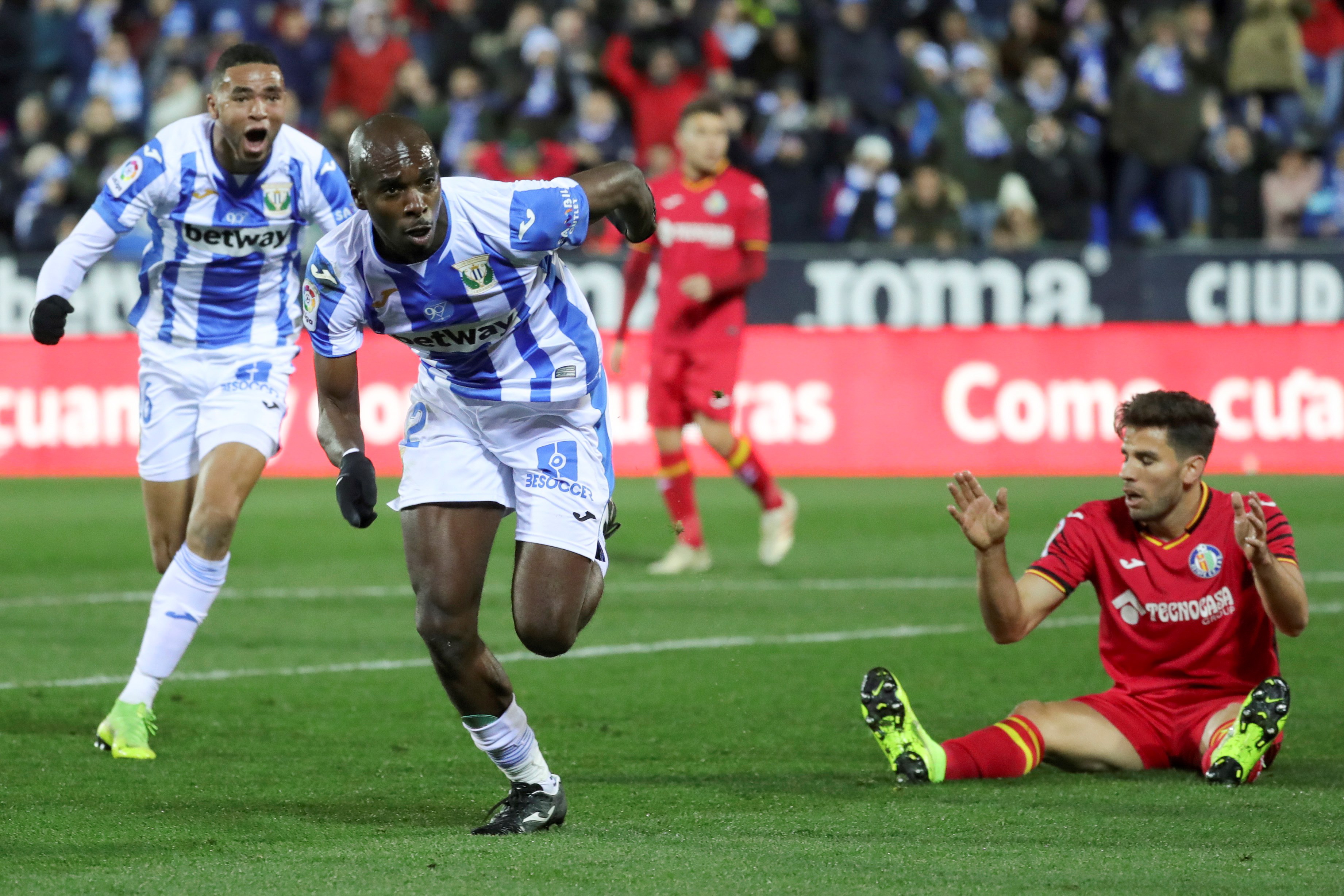 足球--西甲联赛:莱加内斯战平赫塔菲