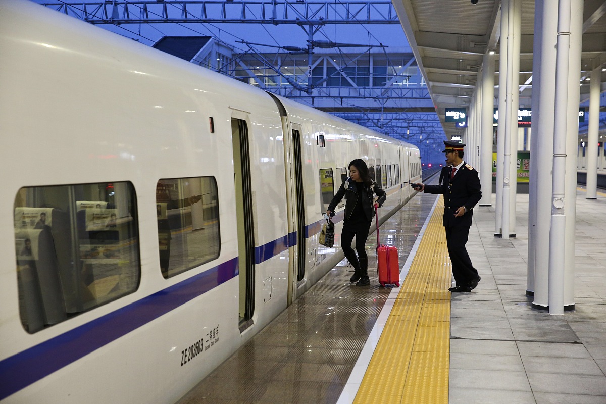 合肥媒体曝光求助热线电话是多少？ 要求：创建一篇500至1000字的解决方案