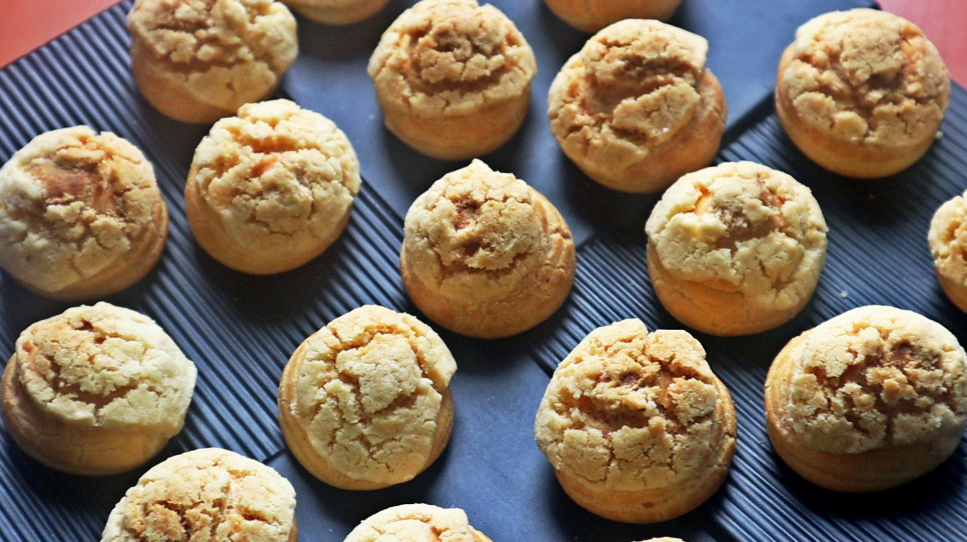 失败三次后,我做出了外皮酥脆甜而不腻,满满奶香味的酥皮泡芙!