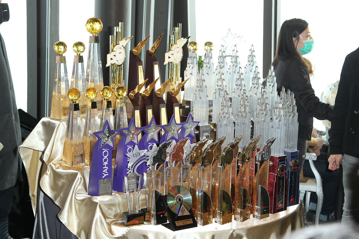 2016年1月7日,香港,明星参加英皇娱乐2015颁奖礼祝捷会.