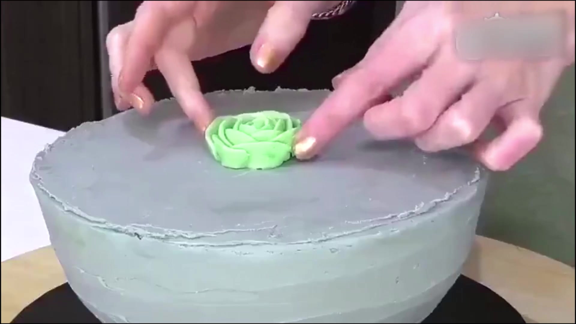 这么可爱的多肉,摸着都超舒服,那吃一口该是什么样的感觉