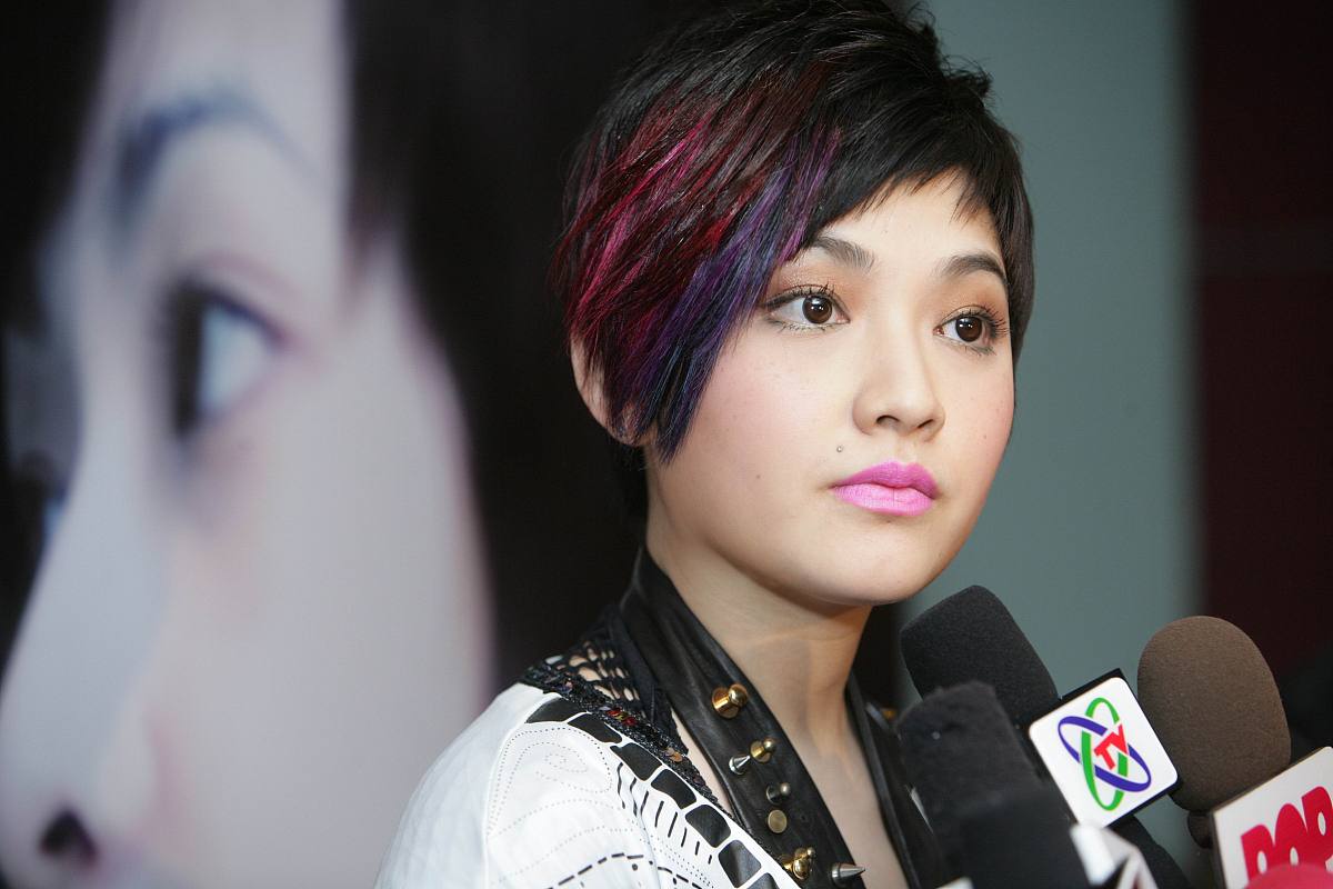 范晓萱：歌手、演员、公益大使 - 她的成就与影响力