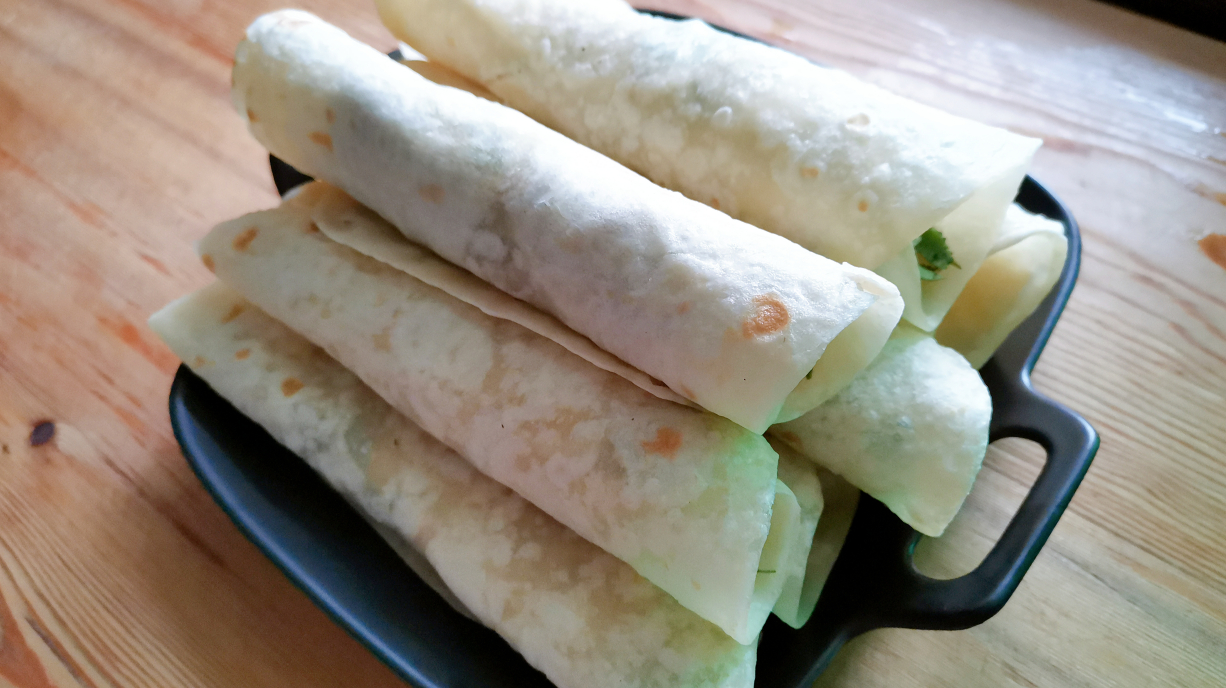 柔软又筋道的饼,卷上嫩滑的孜然羊肉,营养美味,全家人都喜欢