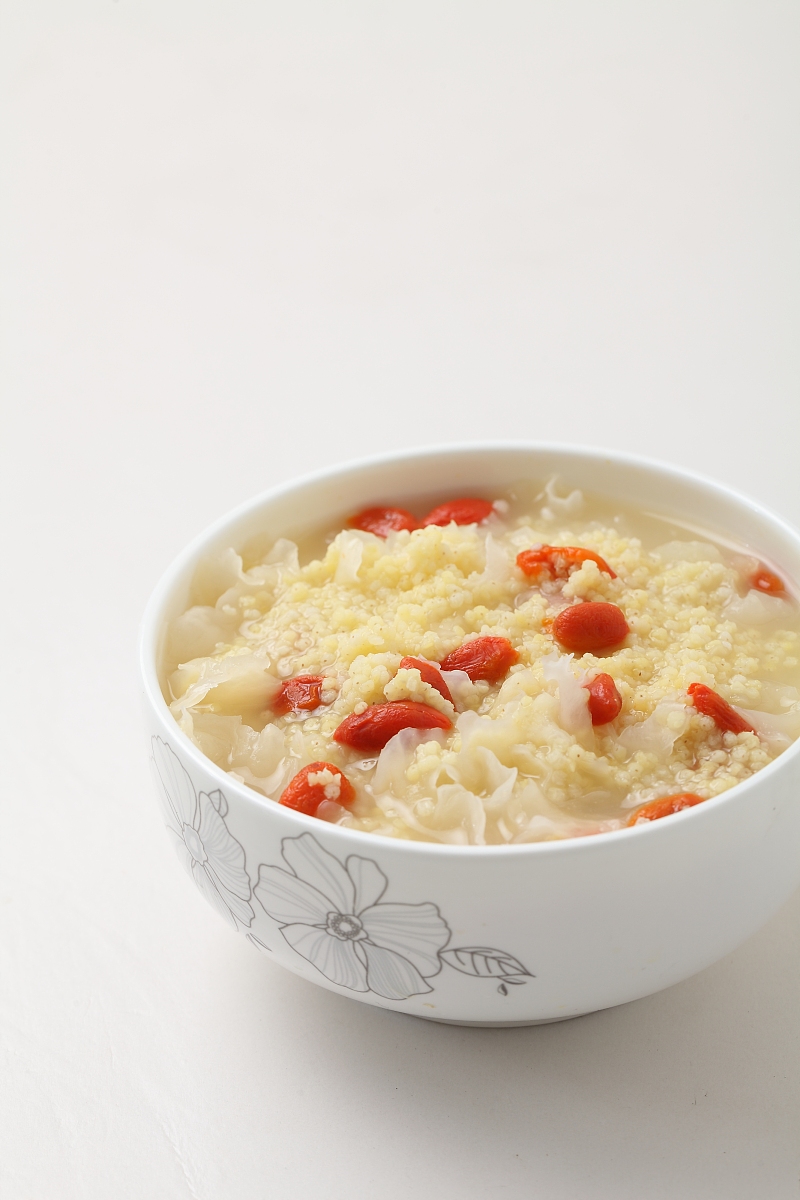 推荐三部中国百合小说并对其推荐指数进行排名