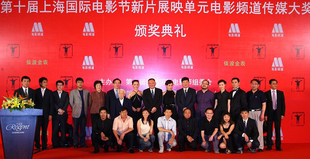 請將以下文章修改的更好：康樂及文化事務署是香港特區政府民政事務局轄下部門專責統籌香港的康樂體育、古物古蹟及文化藝術有關的活動和服務舉辦多種康樂及文化活動供市民參與。