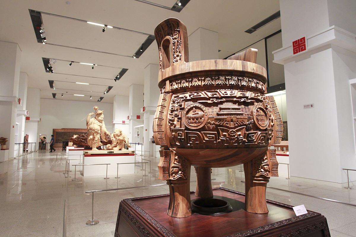 2011年6月29日,北京中国国家博物馆,备受瞩目的"盛世天工——中国木雕