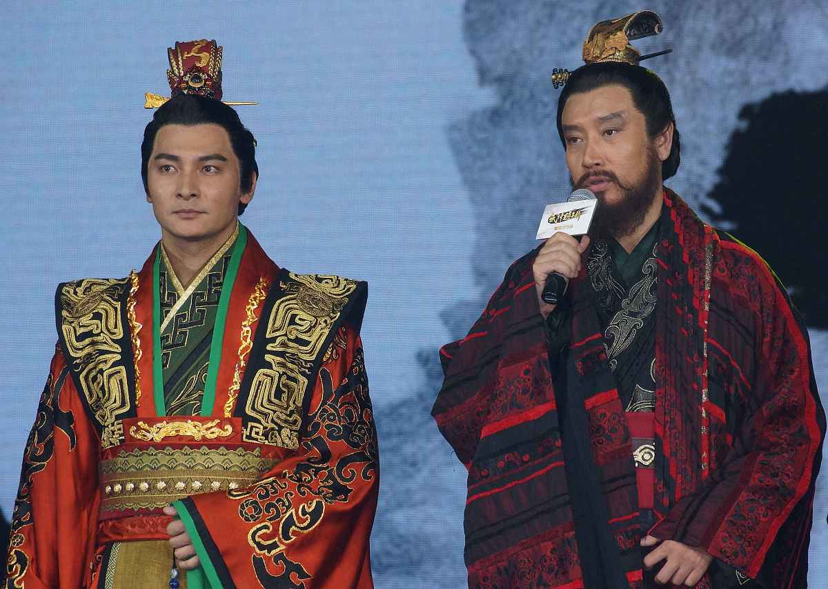 你好我的室友龚博宇梦到自己穿越到唐朝成为开国大将军请写一篇3000字左右关于他的传奇故事