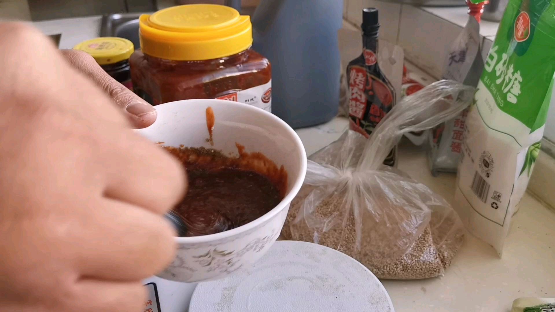 怎样熬制铁板鱿鱼酱料,用这种酱料做出的鱿鱼,一天多卖3000块钱