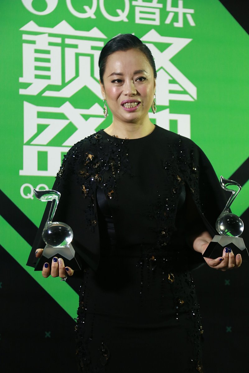 2016年03月23日,广东省深圳市,2016qq音乐巅峰盛典.***_*** 黄绮珊