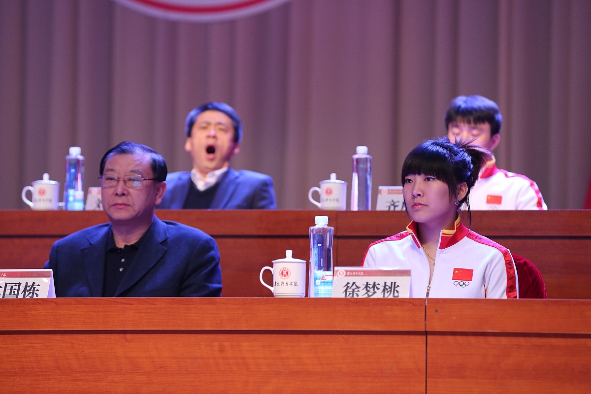 记叙本专业大学生野外考察的准备工作、考察流程、工作收获要求一千字语言富有观赏性善用修辞