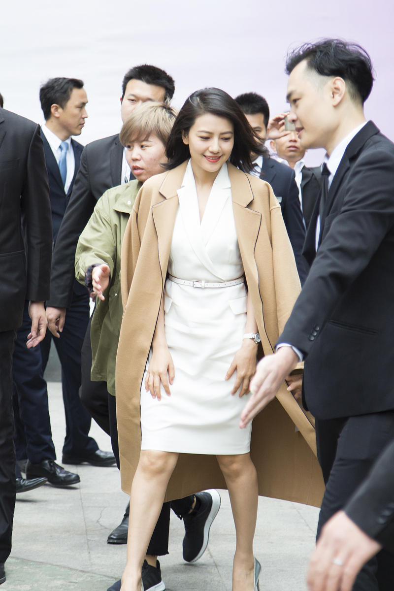 小米手机MIXFOLd2怎么更改微信保存图片 操作步骤帮我用210字详细描述