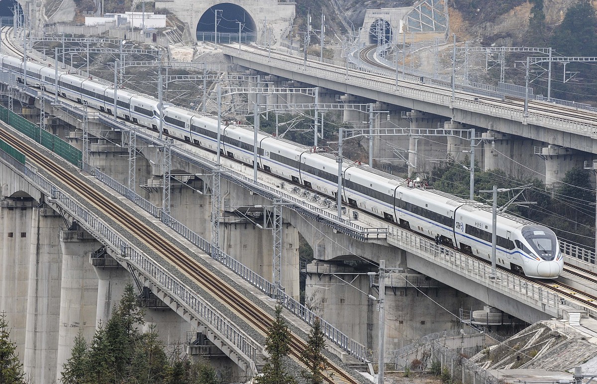 贵阳中考300分能读的高铁学校有哪些