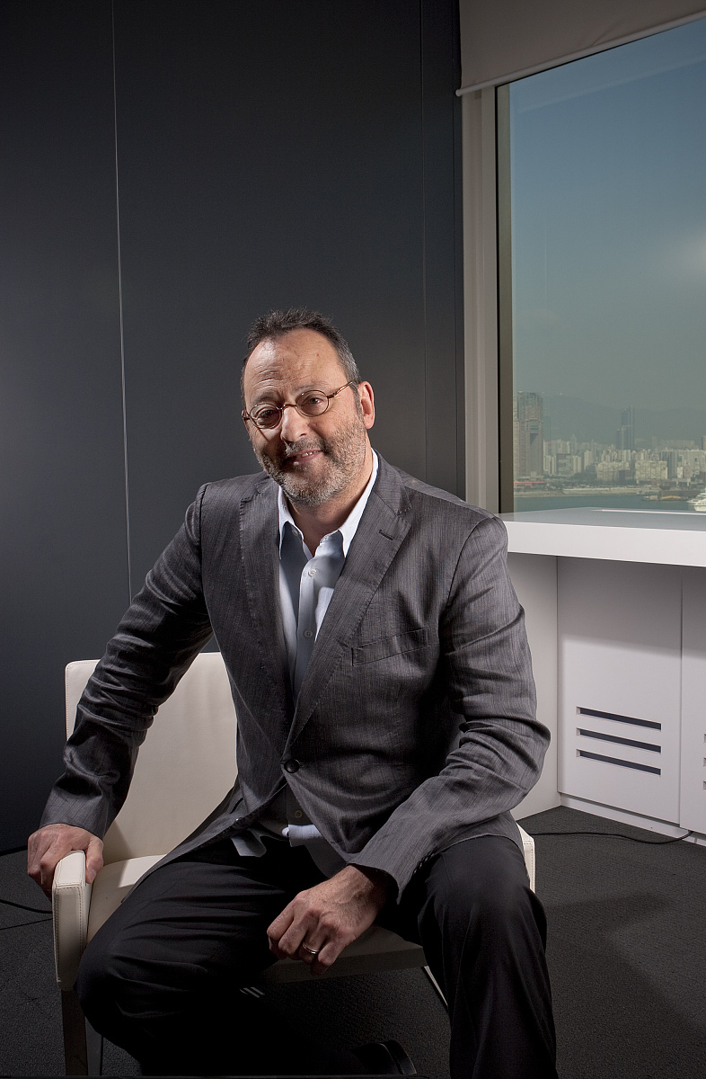 《爱情公寓》里的诸葛大力的角色是男的还是女的？