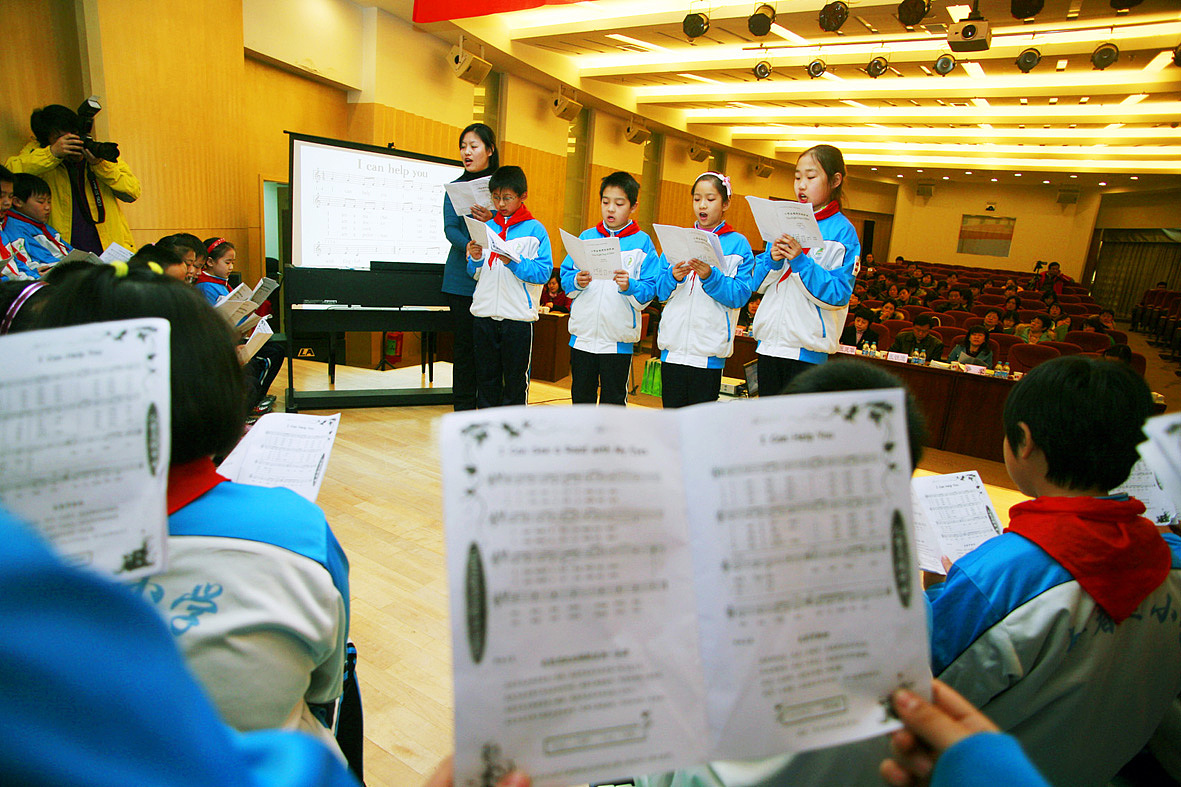 大学英语老师教你如何做自我介绍：实用例子及技巧