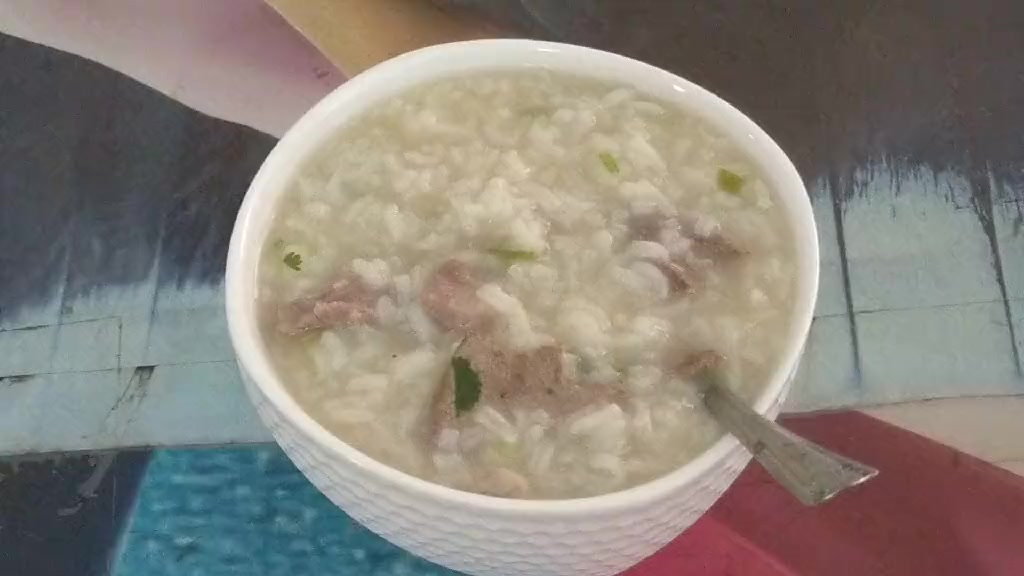 外面卖十块钱的猪肝瘦肉粥,自己在家做,比外面的好吃多了