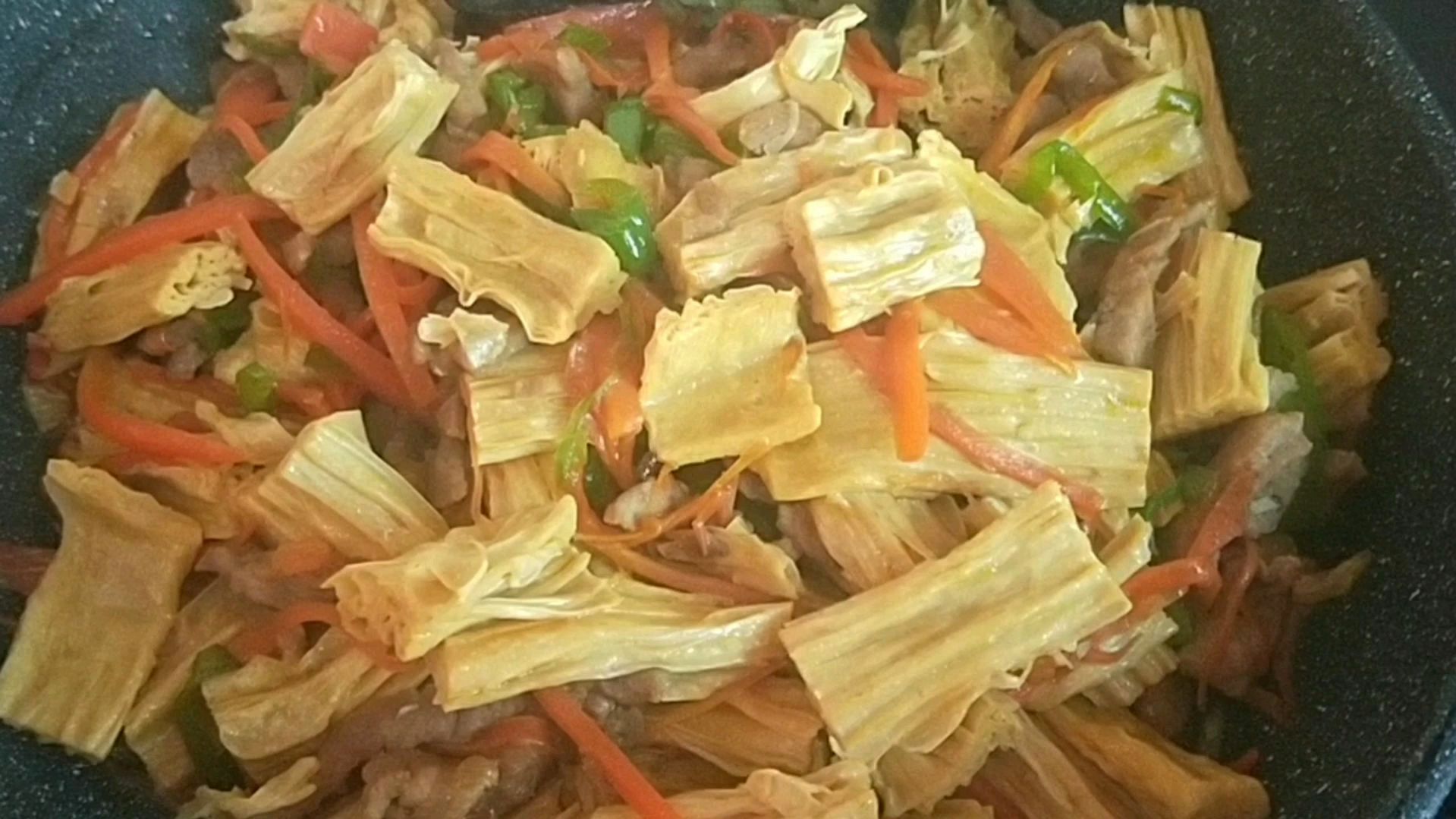 牛肉焖腐竹好吃到没朋友,值得收藏的儿童下饭菜