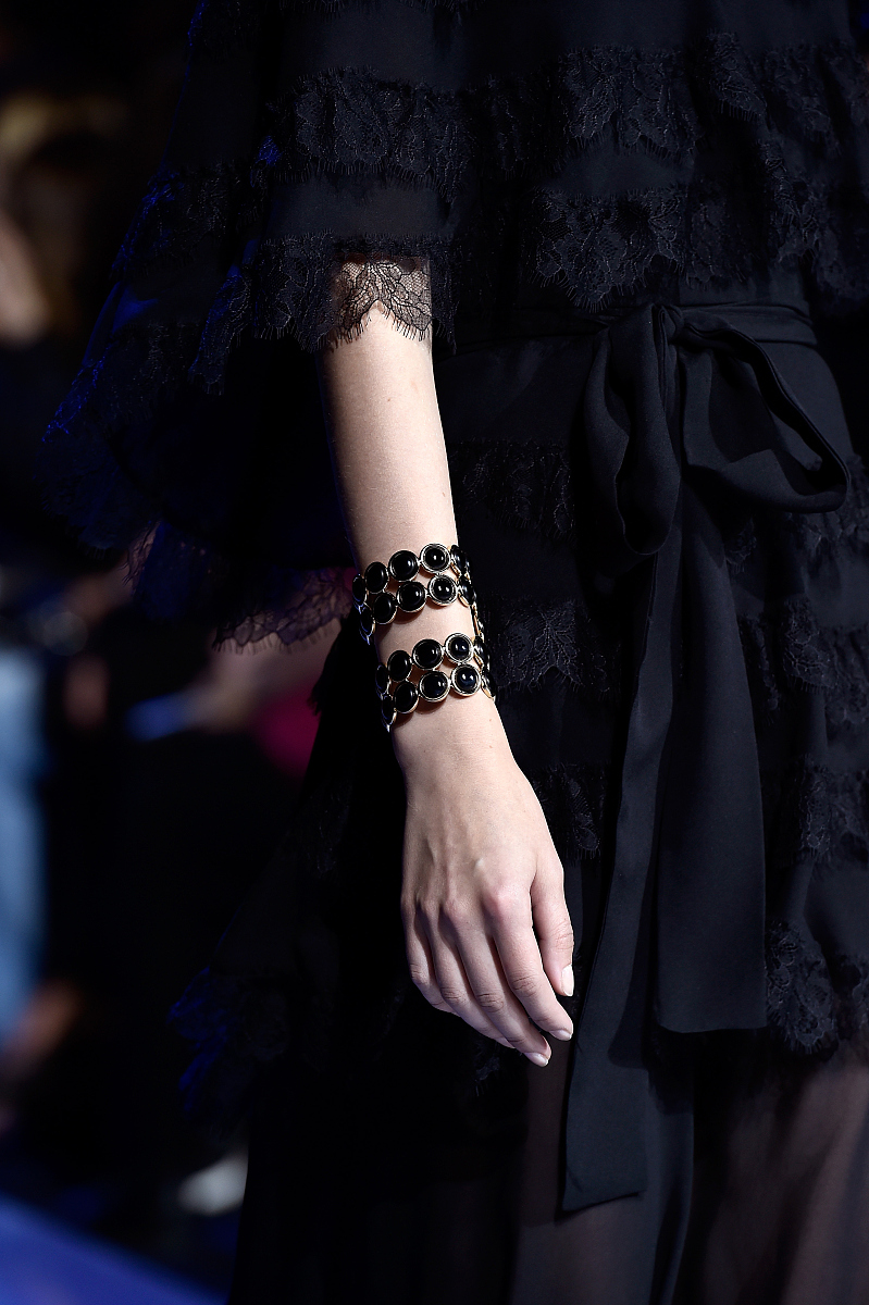 黑色皮革脚链十一件套 - 打造百变足踝风情