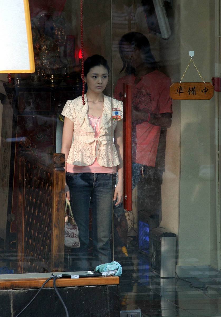 雪原探险：解开会说话的门之谜，找到古代宝藏！