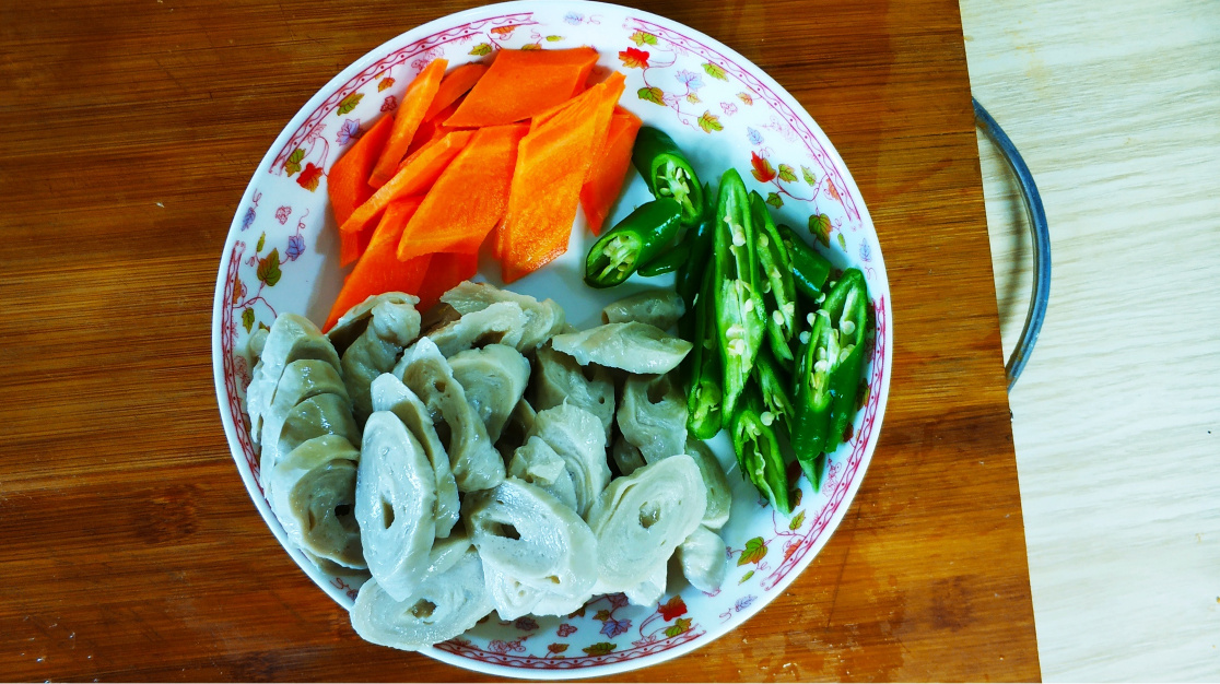 这盘面筋炒的非常有食欲,家常菜就该这样做,靠谱实用!