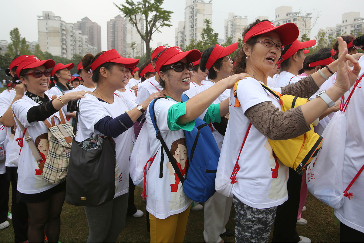 2015年10月25日,上海,"为妈妈奔跑"大型公益活动在大宁灵石公园举行,