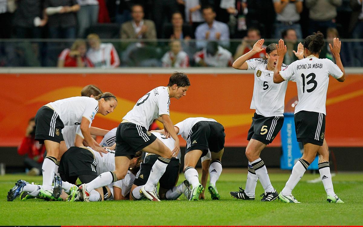 2011年6月30日,法兰克福,2011女足世界杯a组,德国1-0尼日利亚.***_***