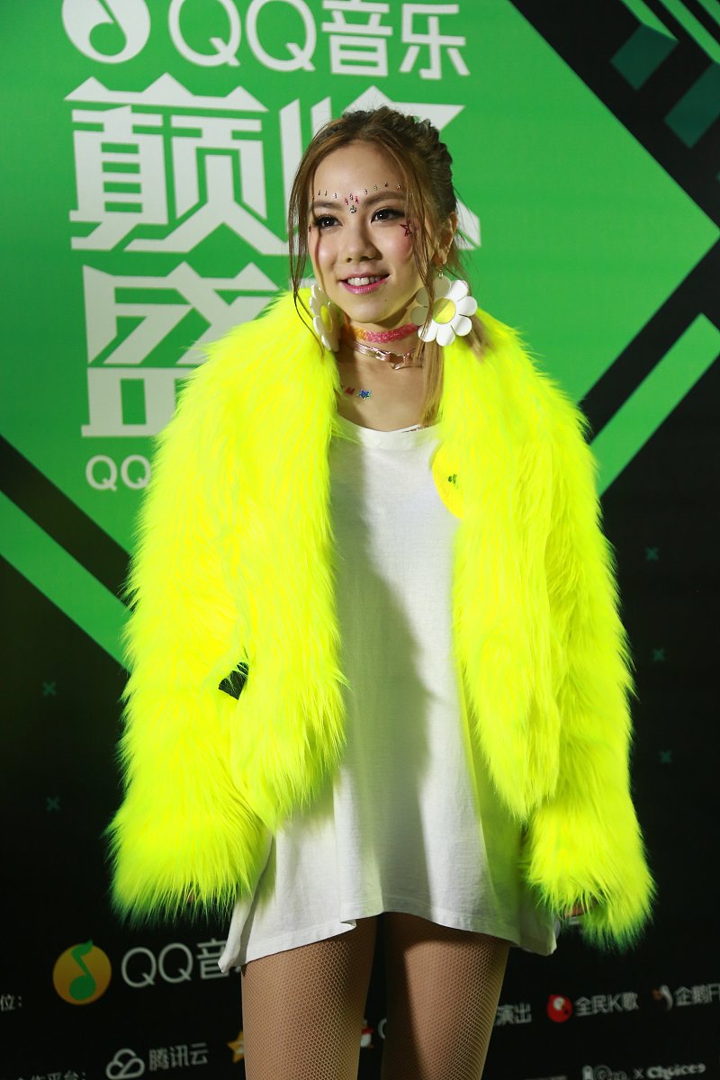 手机qq邮件怎么发文件