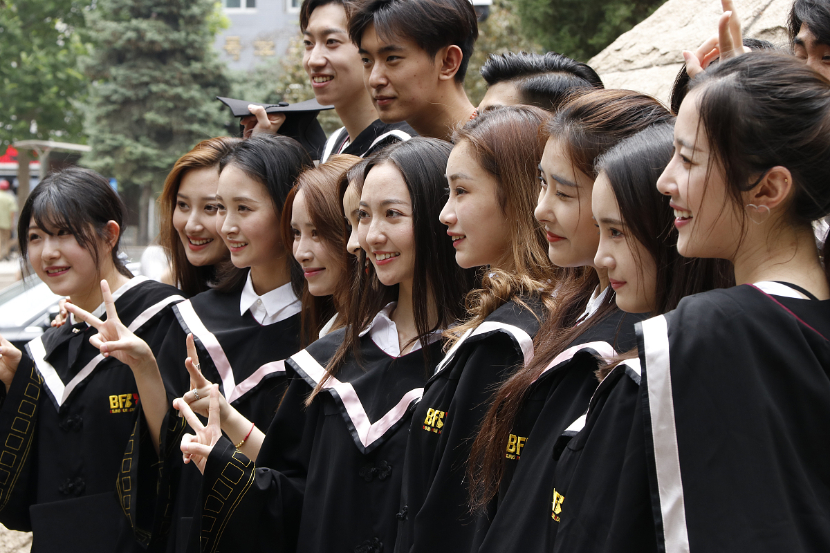 初中毕业女生适合学什么专业？热门专业推荐及发展方向