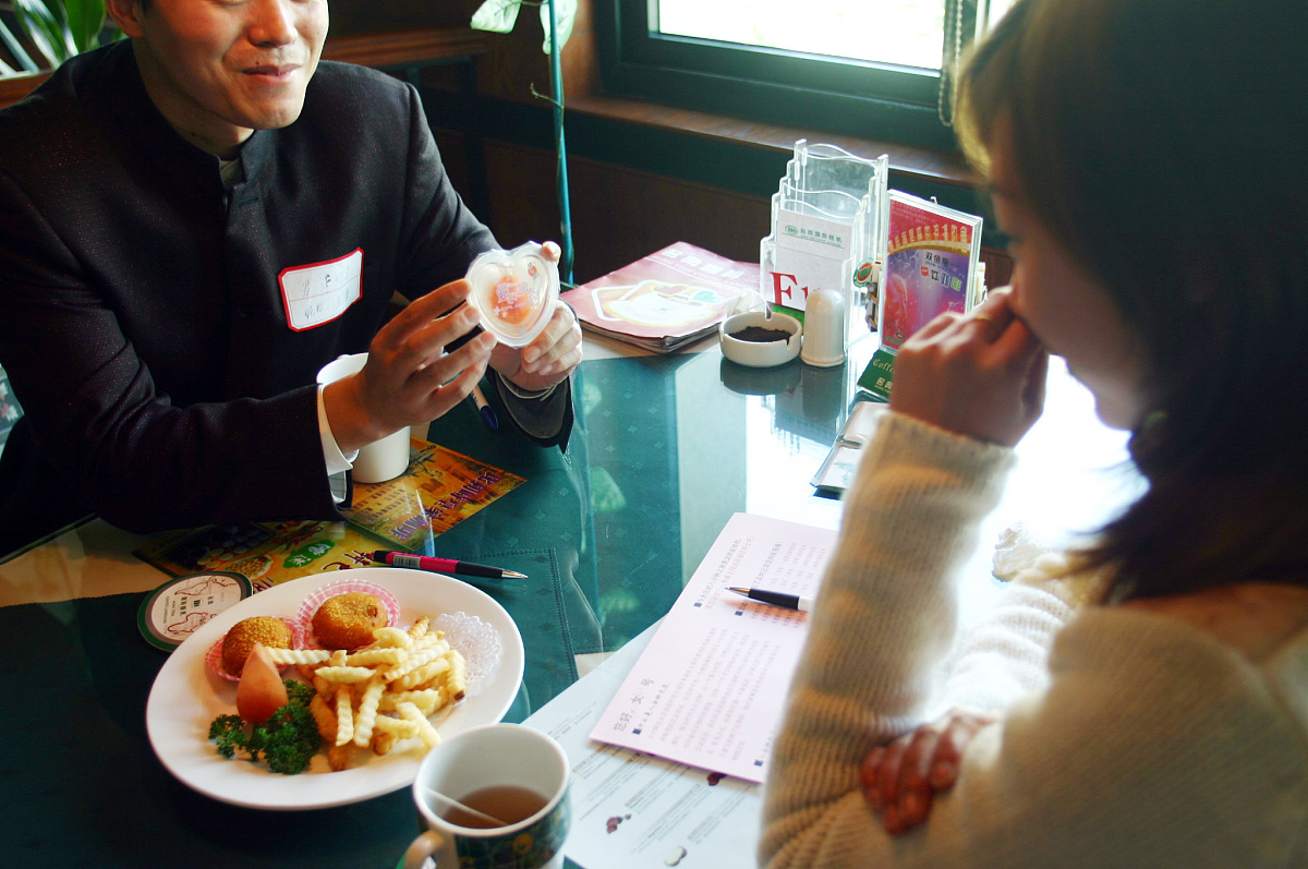 女孩子说有时候我觉得你好烦+但实际上你才是对我的人