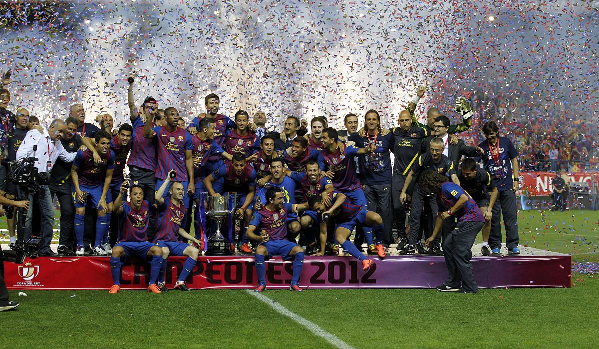 皇马2-1巴萨！贝尔和本泽马建功，白衣军团晋级国王杯决赛