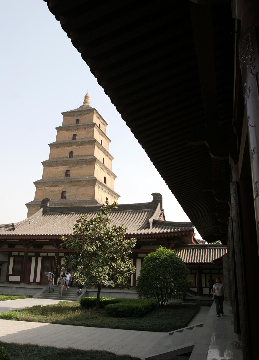 请650字的博客文章主题是：西安自驾游