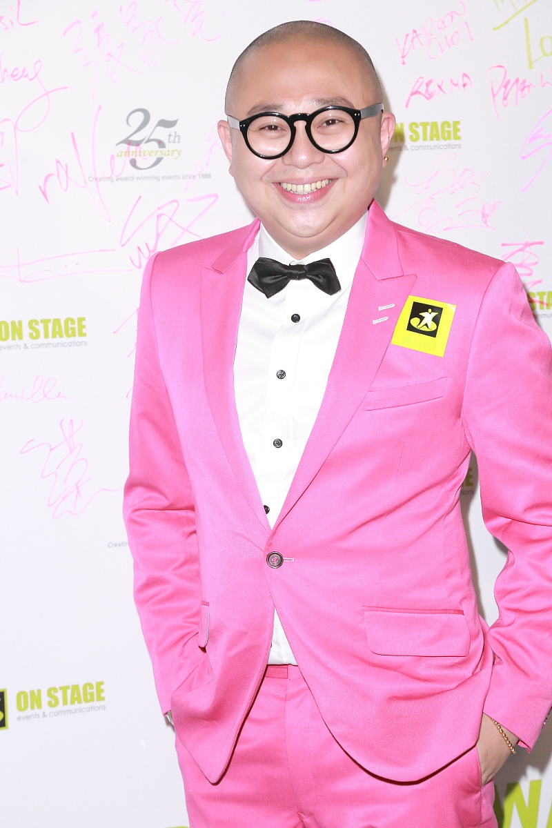 以软件授前代表写一段公司周年庆演讲稿300字