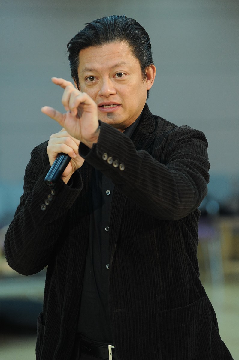 2010年4月27日,北京,全新版本的歌剧《卡门》发布会举行.***_***莫华