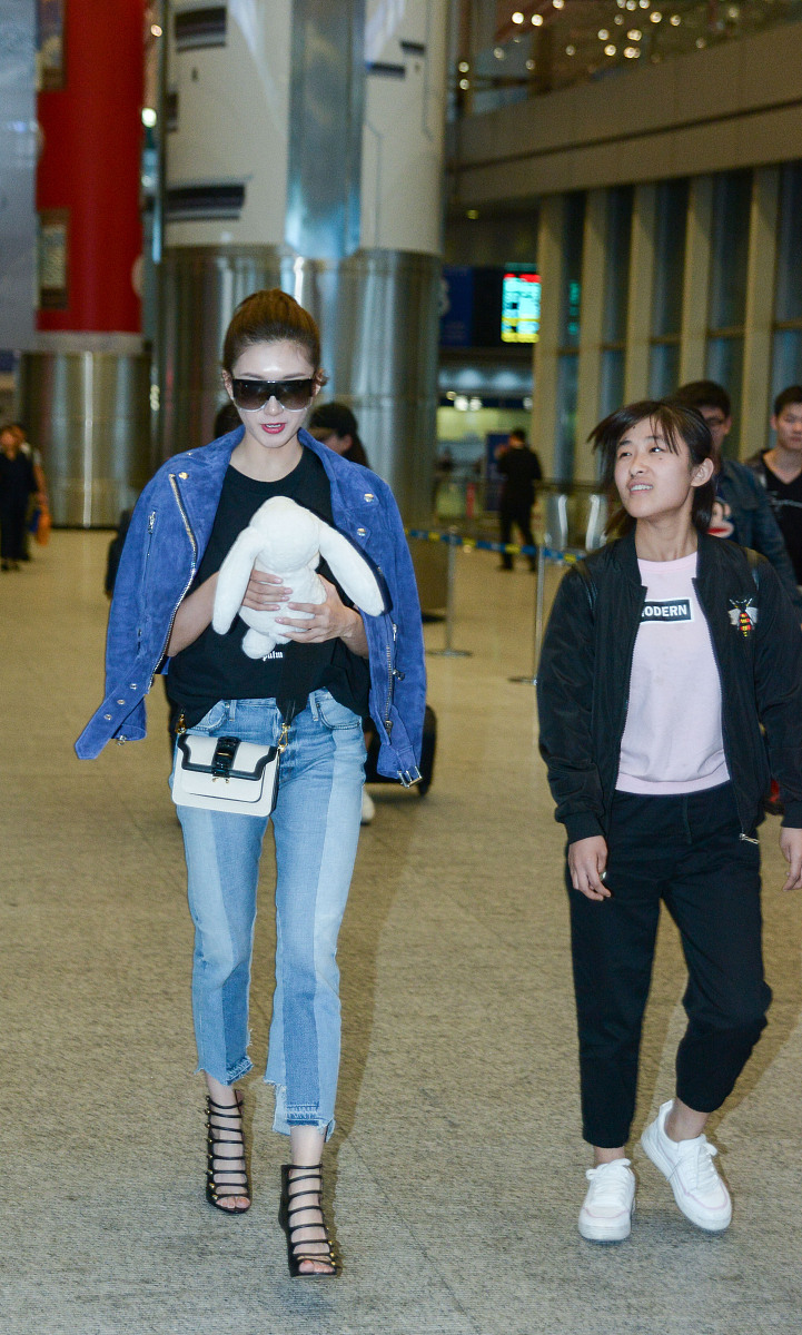 青春跃动，活力无限！- 大学运动主题饮料广告分镜头脚本