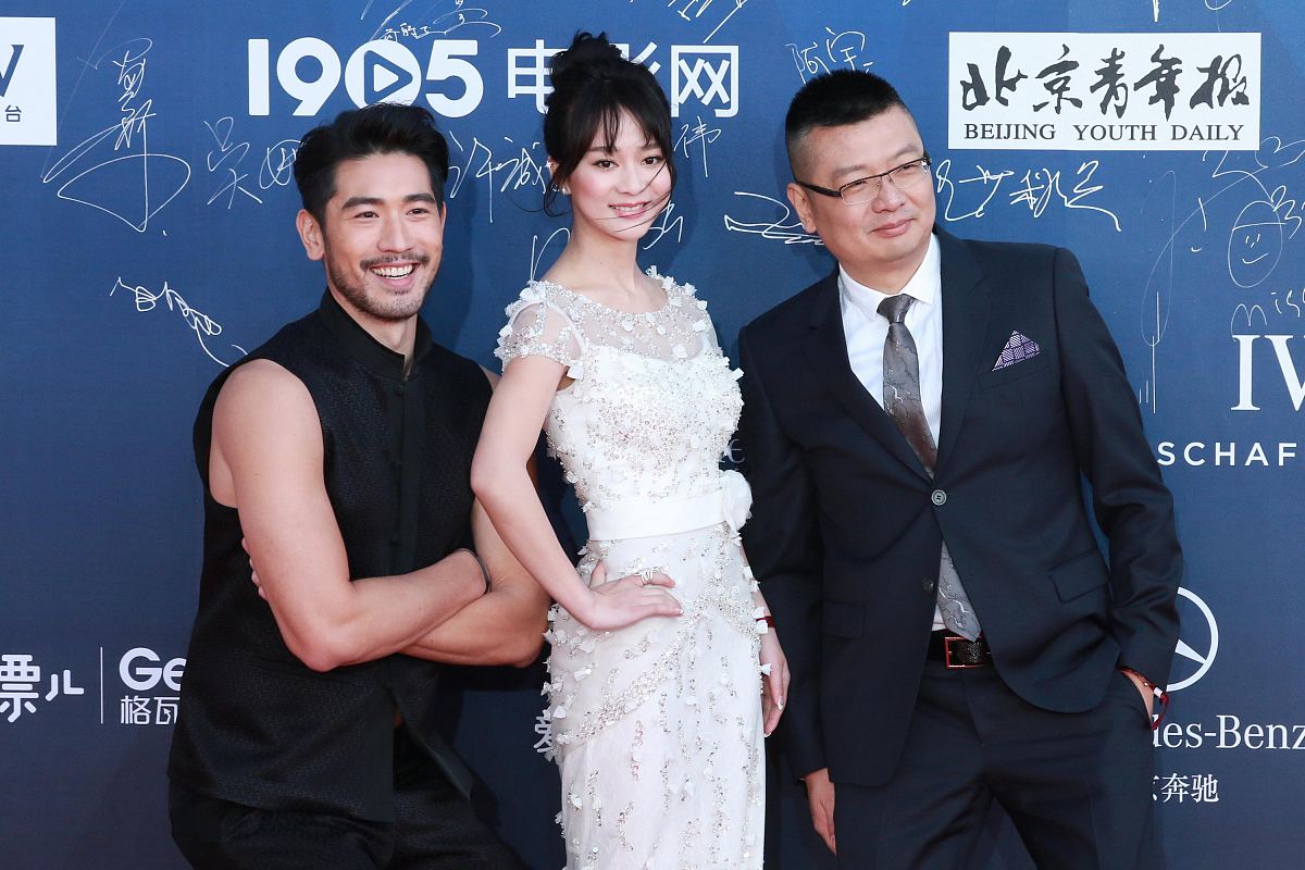 c++写程序：专家通过多组情侣研究数据发现最佳的情侣身高差遵循着一个公式：女方的身高×109 =男方的身高。如果符合你俩的身高差不管是牵手、拥抱、接吻都是最和谐的差度。下面就请你写个程序为任意一位用户计算他她的情侣的最佳身高。输入格式：输入第一行给出正整数N≤10为前来查询的用户数。随后N行每行按照性别 身高的格式给出前来查询的用户的性别和身高其中性别为F表示女性、M表示男性；身高为区间 10 3