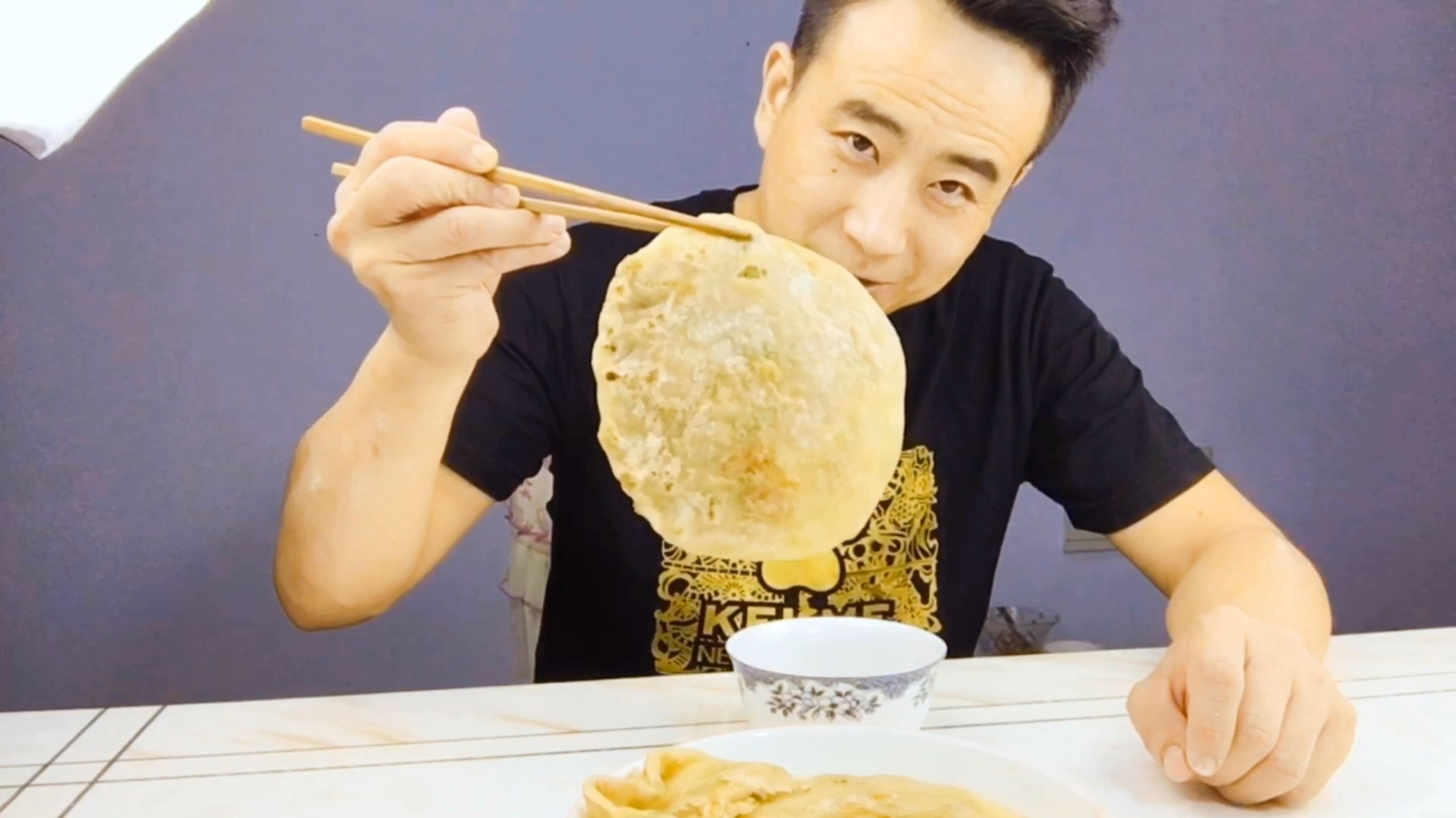 特色美食蒙古馅饼,超薄馅儿还多,我的最爱