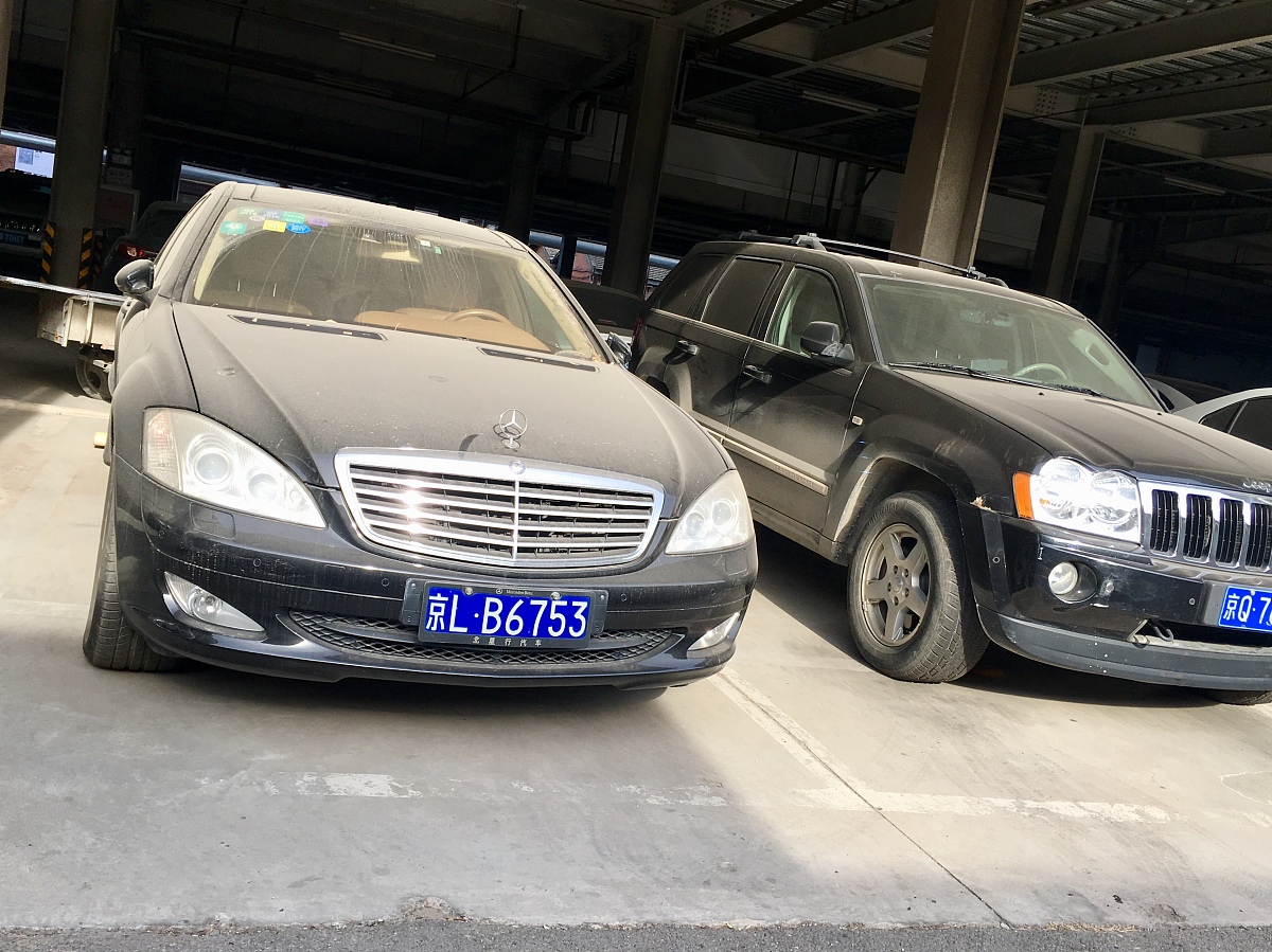 阿尔巴尼亚偷来的奔驰：巴拉克红C级车奇葩改装