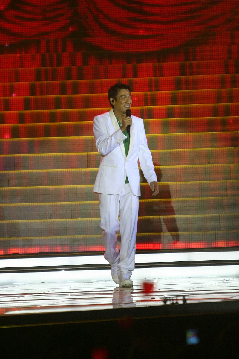 2009年10月13日,上海,迎世博倒计时200天世博优秀歌曲演唱会.***_***
