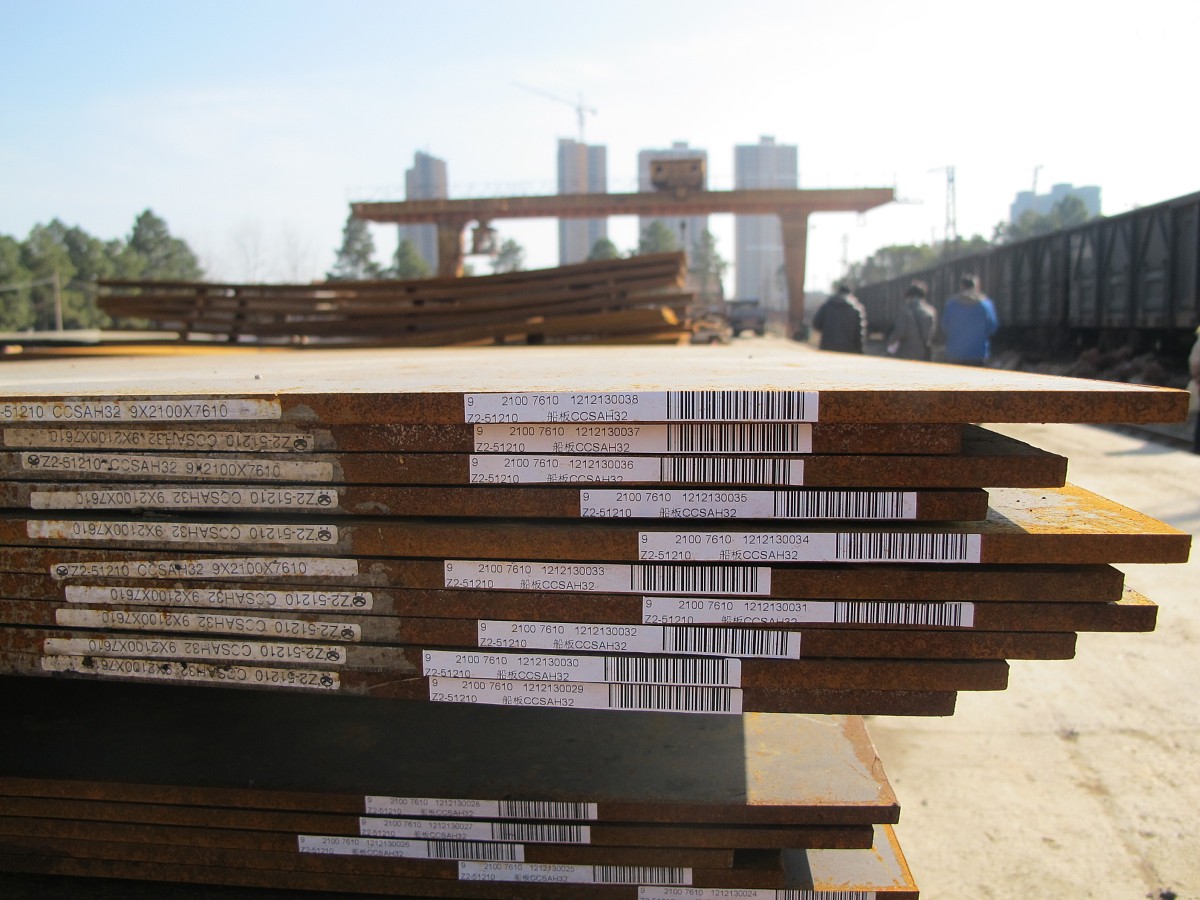 对比分析耐候钢、不锈钢、铝合金等材料应用于的动车组中的不足