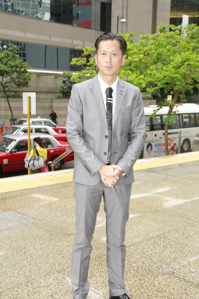 2013年6月5日,香港,香港组合二十四味成员因意图伤人案现身法院.***_*