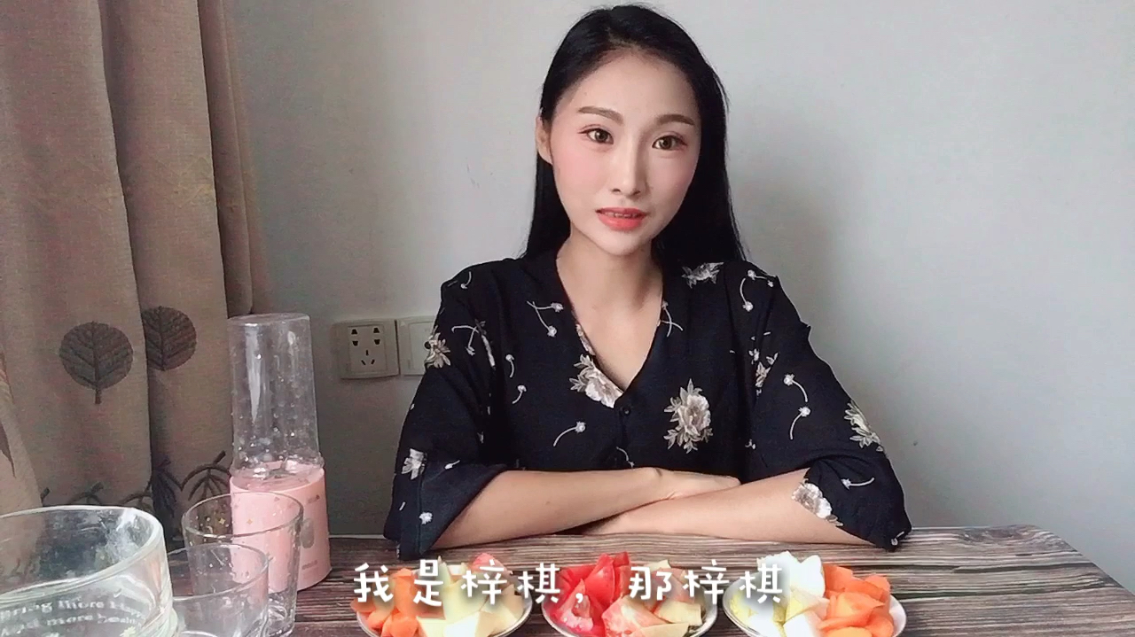 [图]自律妹子亲试三款果蔬汁,饭前来杯果蔬汁,健康同时又美味