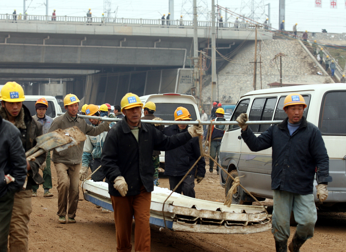 筑梦坦途：我在中铁四局实习的道路建设实践感悟