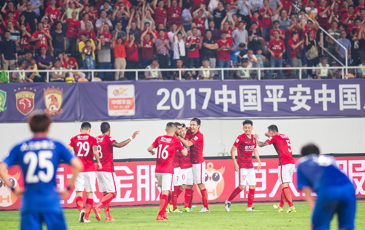 2017中超第8轮:莫雷诺染红于汉超绝杀 广州恒大淘宝3-2上海申花