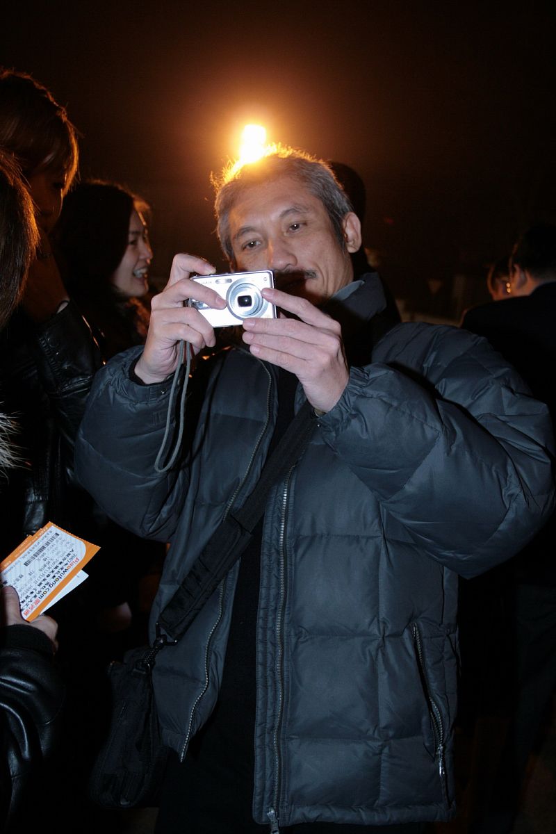 2007年 11月 27日 , 北京 , 古装 搞笑 音乐剧 《 奉旨 越狱 》 在 天