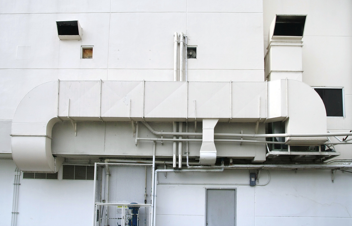 写一篇风机盘管加新风系统的造价分析文章