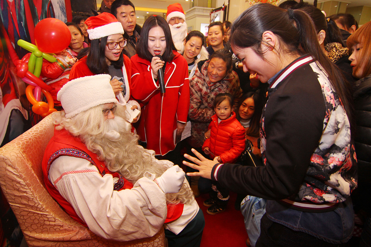 你可以和我玩石头剪刀布吗？我出剪刀