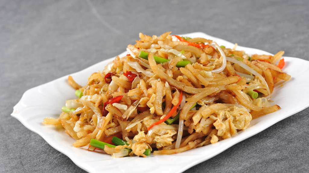 不会做炒饼?记住以下2点,在家也能做出饭店一样好吃的炒饼